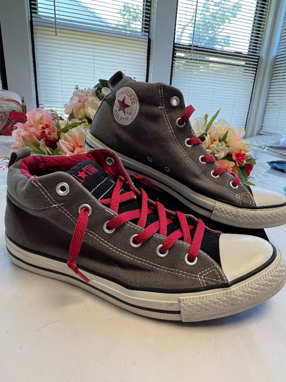 Converse All Star High Top Sneakers Women 12 Men 10 Gray Red